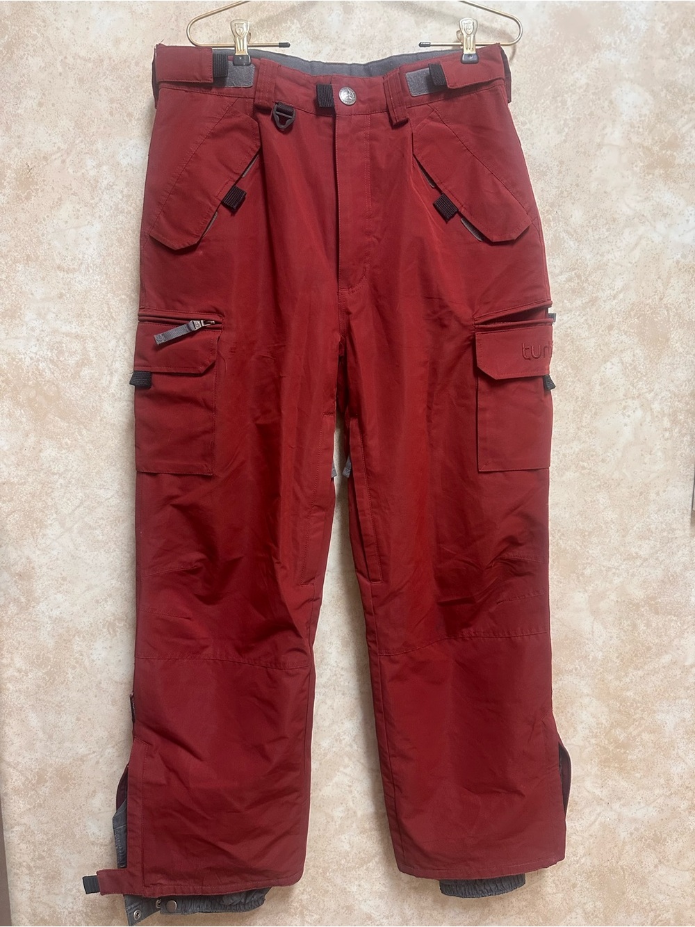 Men's Burgundy Cargo Snowboarding Pants with Multiple Pockets